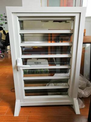 Janela de vidro de alumínio com função de isolamento sonoro e design personalizado