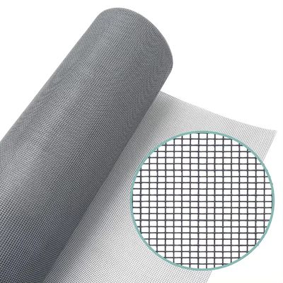 Tela de fibra de vidro negra no interior mantém os mosquitos fora e permite o fluxo de ar