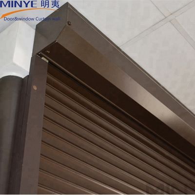 Indústria hoteleira Porta de garagem elétrica de perfil de alumínio com método de abertura de puxa-rolante