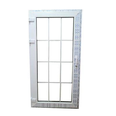 Portas de vidro frontais com perfil de PVC branco e vidro duplo temperado