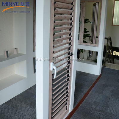 Cortinas triangulares personalizáveis com porta de perfil de alumínio de Xangai