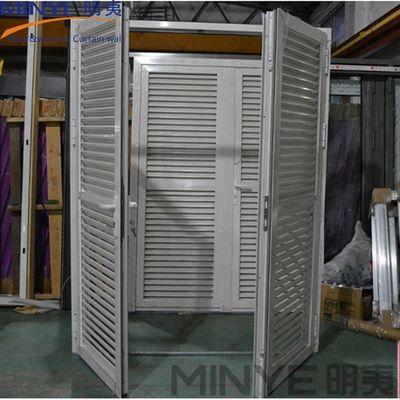 Cortinas de lâmina de alumínio A solução definitiva para a ventilação exterior das portas da frente