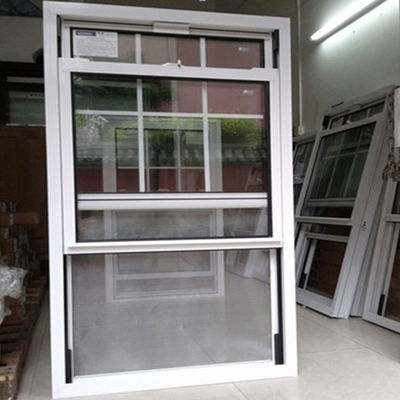 Janela deslizante vertical de vinil de Xangai com aço e hardware de reforço de 1,2 mm