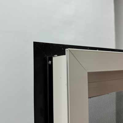 Janela de revestimento de UPVC de design moderno com boa resistência ao vento e hardware chinês superior