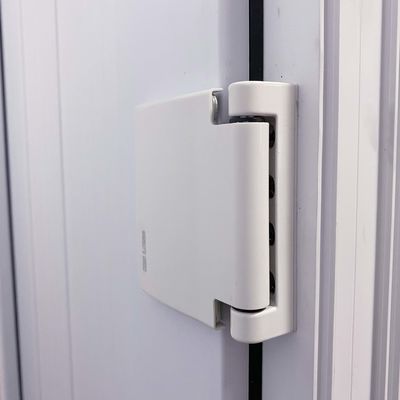 Portas principais de PVC resistentes ao vento de estilo francês UPVC Porta vertical com dobradiça com porta de encosto de PVC