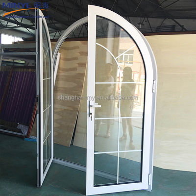 Arch Top Design Portão de casamento à prova de vento com acabamento revestido de pó em estilo rústico