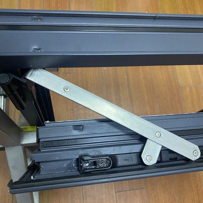 Janela de vidro de villas com estilo swing-casement e rede de fibra de vidro de estrutura de liga de alumínio