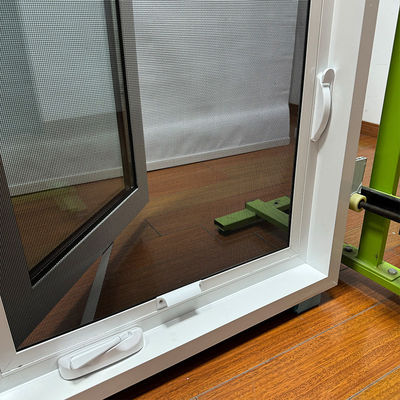 Janela de vidro duplo de design moderno com barbatanas e 100% de proteção ambiental