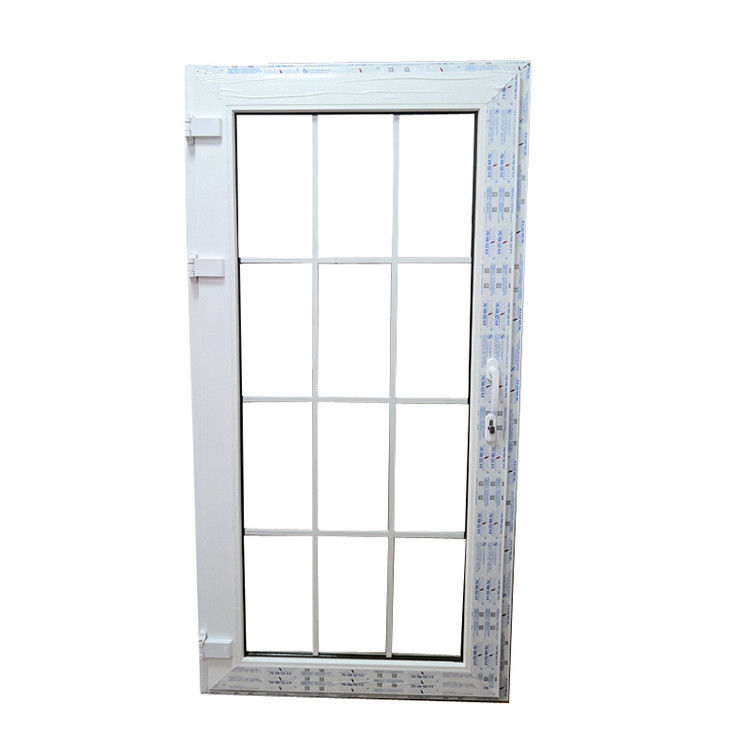 Portas de vidro frontais com perfil de PVC branco e vidro duplo temperado